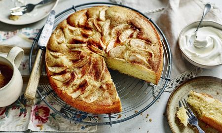 Torta húmeda de manzana. Torta húmeda de manzana.
