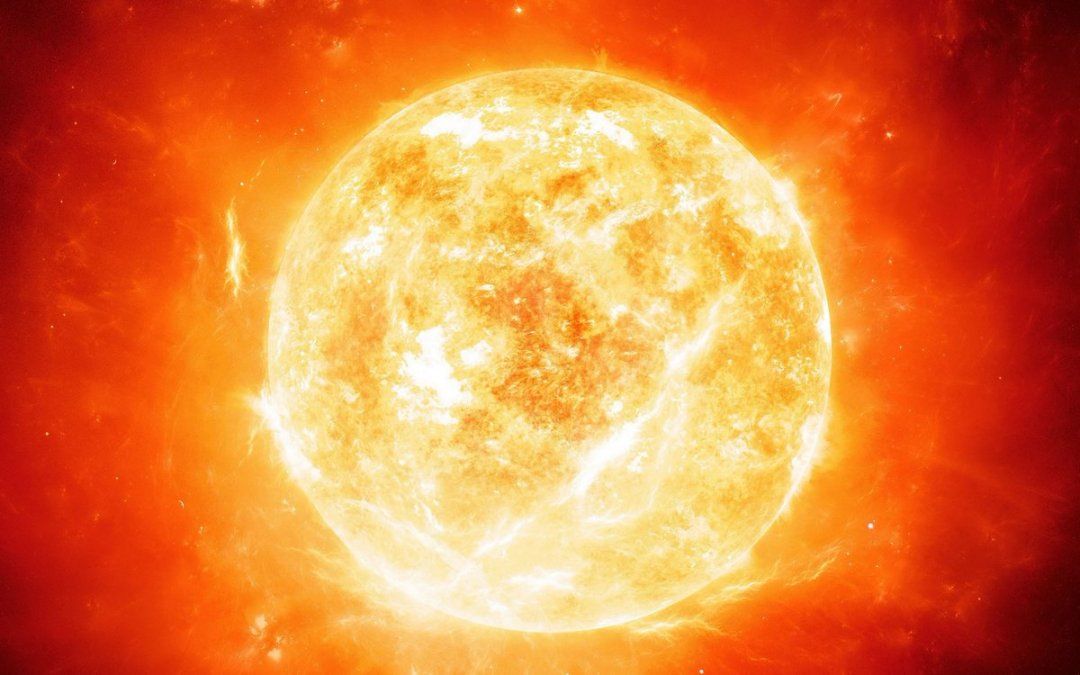 Dentro de 5.000 millones de años, el Sol habrá consumido todo el combustible de su núcleo, el hidrógeno. Crecerá hasta convertirse en una estrella gigante roja y luego, pasará a ser una enana blanca.