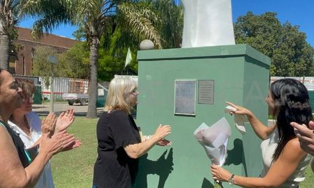 Con un reconocimiento a Graciela Brondino, el hospital Alassia inauguró el Monumento a la Madre Con un reconocimiento a Graciela Brondino, el hospital Alassia inauguró el Monumento a la Madre