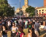 La plaza 1° de Mayo de Paraná repleta de mujeres concentradas antes de comenzar la marcha. La plaza 1° de Mayo de Paraná repleta de mujeres concentradas antes de comenzar la marcha.