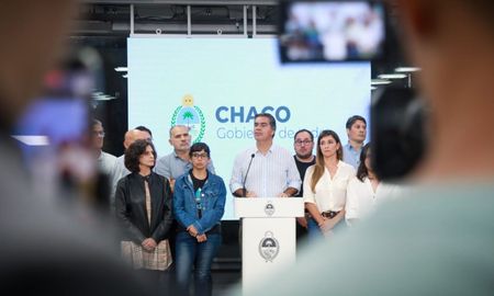Capitanich también negó transferencias a la agrupación que dirige Emercenciano Sena y rechazó haberle entregado tierras. Capitanich también negó transferencias a la agrupación que dirige Emercenciano Sena y rechazó haberle entregado tierras.