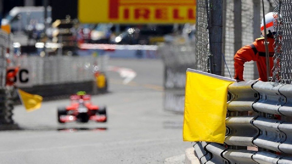 Pilotos de F1 a favor de eliminar las banderas amarillas para 2021