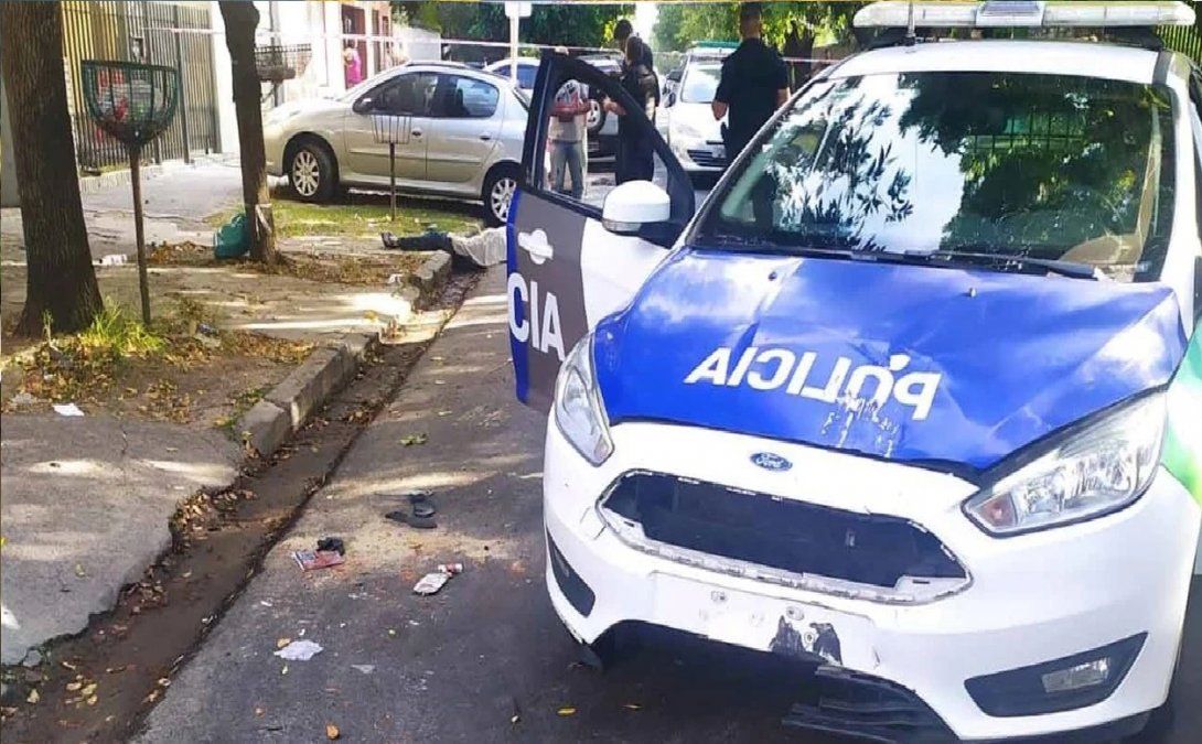 Intento de femicidio en Ramos Mejía: le disparó a su exmujer en la puerta del colegio delante de sus hijos