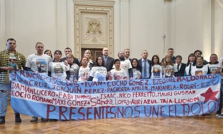 El gobernador Omar Perotti reglamentó la Ley de Víctimas de delitos comentidos en Santa Fe. El gobernador Omar Perotti reglamentó la Ley de Víctimas de delitos comentidos en Santa Fe.