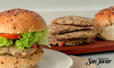 Una idea versátil para hacer con ensalada, en hamburguesas o acompañar con puré. Una idea versátil para hacer con ensalada, en hamburguesas o acompañar con puré.