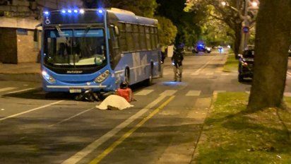 Rosario: un cadete haitiano falleció anoche al chocar con un colectivo