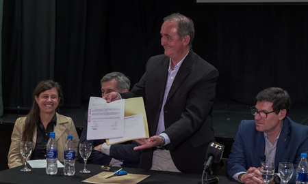 Se llevó a cabo el acto de apertura de sobres de licitación para la construcción de un nuevo establecimiento educativo en la ciudad de Recreo. Se llevó a cabo el acto de apertura de sobres de licitación para la construcción de un nuevo establecimiento educativo en la ciudad de Recreo.
