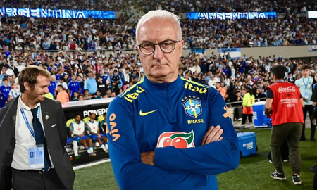 Dorival Junior quedó en la cuerda floja tras la dura derrota de Brasil ante Argentina. Dorival Junior quedó en la cuerda floja tras la dura derrota de Brasil ante Argentina.