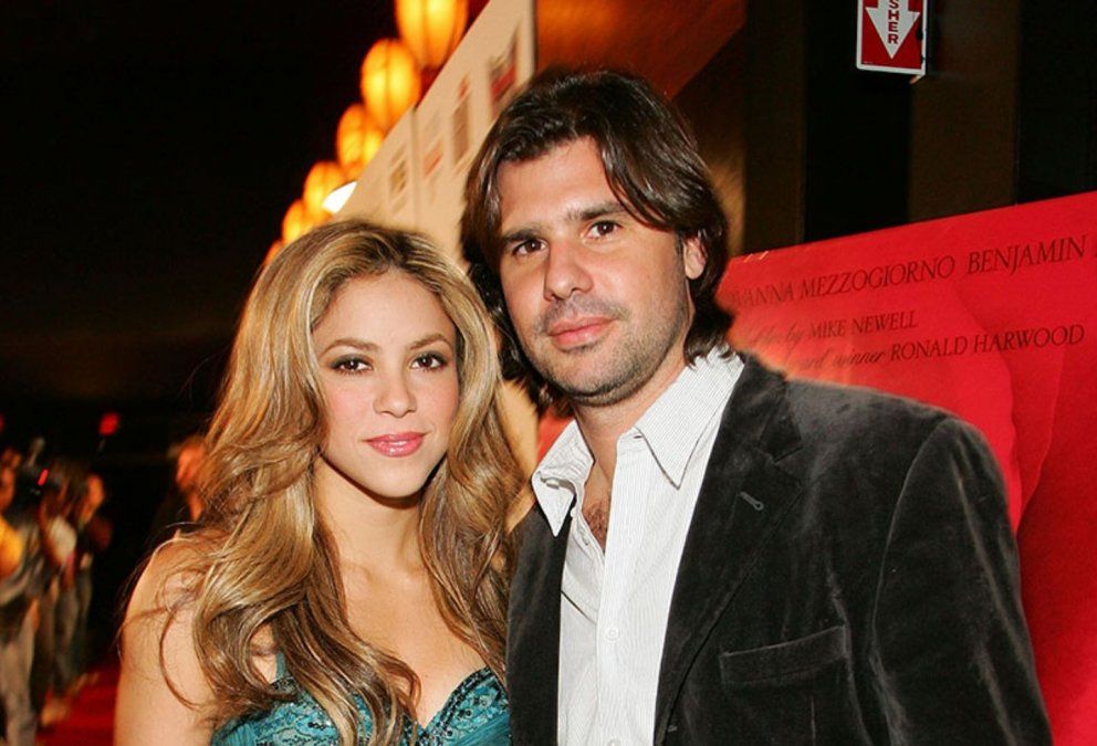 Shakira hizo referencia a su anterior noviazgo con el hijo de Fernando De la Rúa y muchos la acusaron de ningunearlo.  