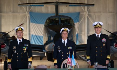En un nuevo acto de entrega de soberanía, el Gobierno nacional de Javier Milei firmó este lunes una alianza militar con Estados Unidos. En un nuevo acto de entrega de soberanía, el Gobierno nacional de Javier Milei firmó este lunes una alianza militar con Estados Unidos.