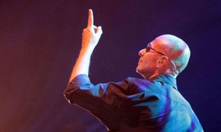 Convertidas en consignas populares, las frases de Indio Solari trascendieron las canciones y pasaron a formar parte del lenguaje cotidiano de varias generaciones de seguidores del rock nacional. Convertidas en consignas populares, las frases de Indio Solari trascendieron las canciones y pasaron a formar parte del lenguaje cotidiano de varias generaciones de seguidores del rock nacional.