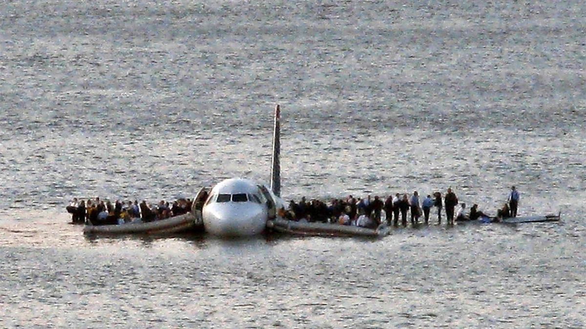 El vuelo 1549 de US Airways (AWE1549) tuvo que amerizar en las heladas aguas del río Hudson