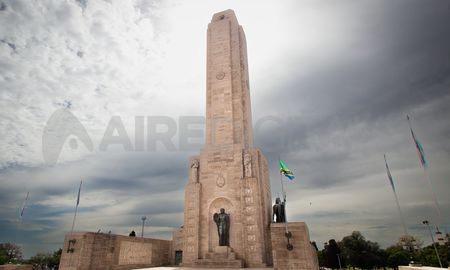 El ministro del Interior, Guillermo Francos, reconoció que una de las fechas a elegir podría ser el 20 de junio en Rosario, en el Monumento a la Bandera. El ministro del Interior, Guillermo Francos, reconoció que una de las fechas a elegir podría ser el 20 de junio en Rosario, en el Monumento a la Bandera.