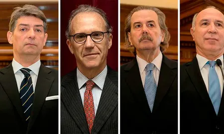 El primer encuentro del año entre los ministros Horacio Rosatti, Carlos Rosenkrantz, Ricardo Lorenzetti y Juan Carlos Maqueda, celebrado el jueves pasado, apuntó a que los jueces dieran un mensaje de unidad ante los planteos de juicio político El primer encuentro del año entre los ministros Horacio Rosatti, Carlos Rosenkrantz, Ricardo Lorenzetti y Juan Carlos Maqueda, celebrado el jueves pasado, apuntó a que los jueces dieran un mensaje de unidad ante los planteos de juicio político