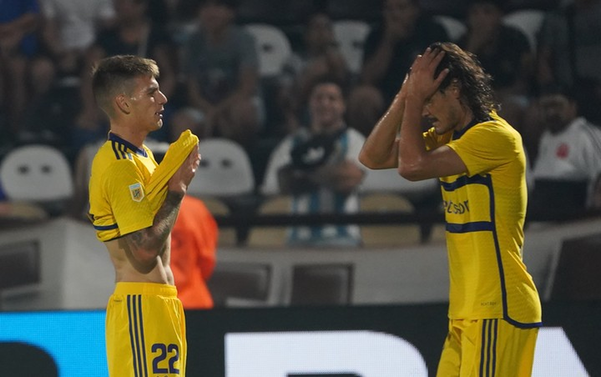 Cavani y Zenón serían titulares en Boca para jugar contra Sarmiento. Cavani y Zenón serían titulares en Boca para jugar contra Sarmiento.