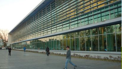 Rosario: una mujer resultó herida tras una balacera, hay un detenido