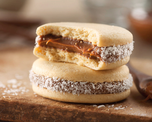 La receta fácil de los alfajores de maicena para hacer en casa. La receta fácil de los alfajores de maicena para hacer en casa.