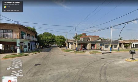 Rosario: Avenida Rivarola y República del Salvador, el lugar donde la víctima fue encontrada envuelta en llamas Rosario: Avenida Rivarola y República del Salvador, el lugar donde la víctima fue encontrada envuelta en llamas