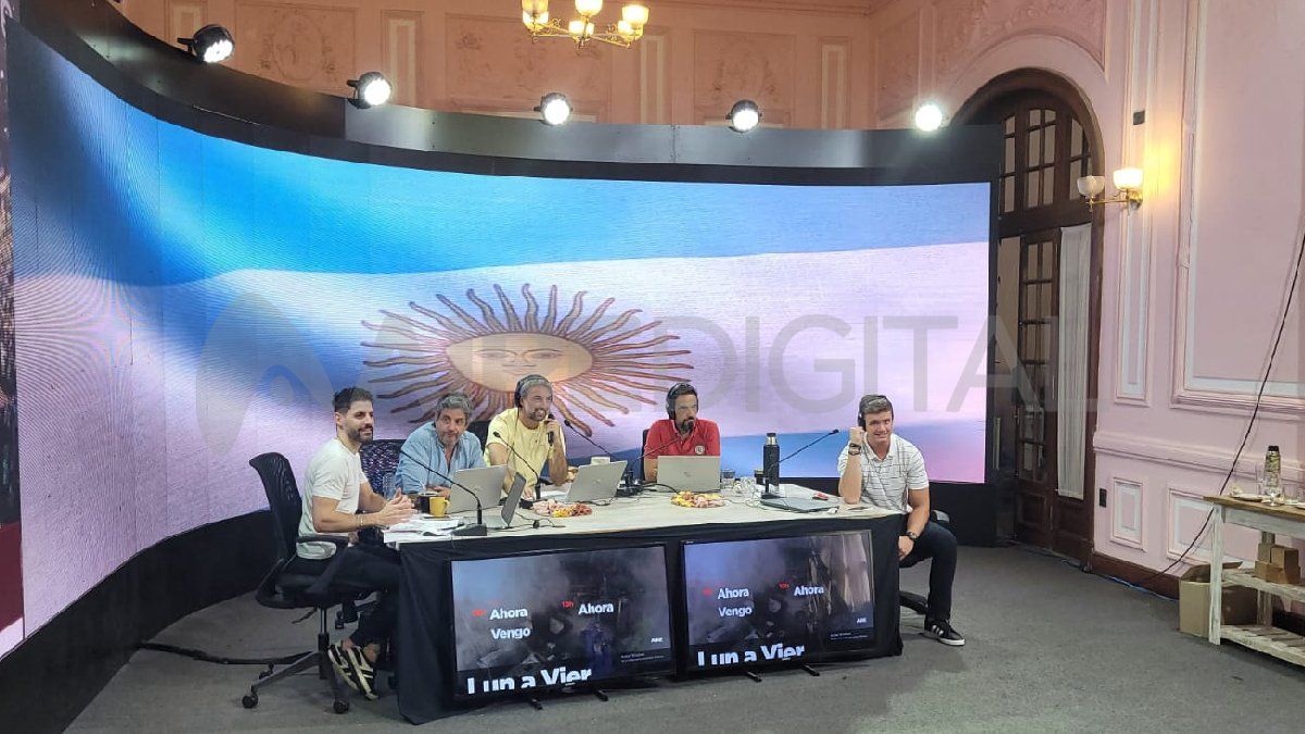 El equipo de Aire sufrió la serie de penales como cada argentino y argentina. El momento de la definión de Montiel y el campeonato para la Argentina.