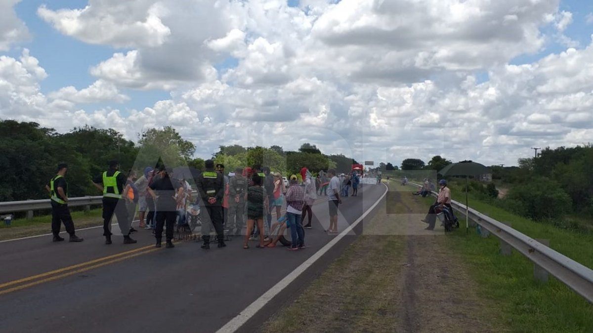 El corte comenzó a las 8 y fue desalojado después del mediodía.