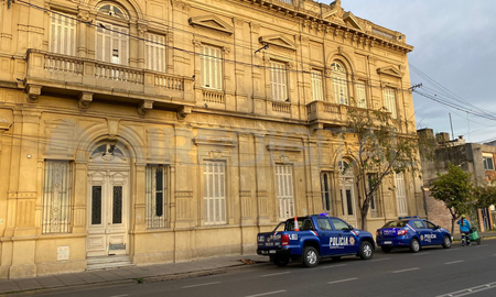 Delincuentes ingresaron este viernes a la mañana a la escuela Bustos, ubicada en avenida Rivadavia al 2900. Delincuentes ingresaron este viernes a la mañana a la escuela Bustos, ubicada en avenida Rivadavia al 2900.