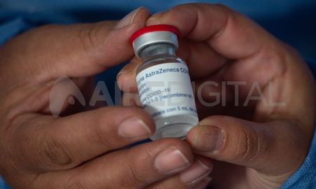 Un intervalo de varios meses entre la primera y la segunda dosis de la vacuna contra el covid desarrollada por AstraZeneca mejora la inmunidad Un intervalo de varios meses entre la primera y la segunda dosis de la vacuna contra el covid desarrollada por AstraZeneca mejora la inmunidad