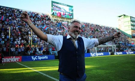 Sergio Rondina acordó su contrato y es nuevo entrenador del Club Atlético Colón. Llegará a Santa Fe el lunes para suceder a Julio César Falcioni. Sergio Rondina acordó su contrato y es nuevo entrenador del Club Atlético Colón. Llegará a Santa Fe el lunes para suceder a Julio César Falcioni.