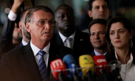 Bolsonaro dijo que estaba triste y pidió a sus seguidores que abandonaran los cortes de rutas. Bolsonaro dijo que estaba triste y pidió a sus seguidores que abandonaran los cortes de rutas.