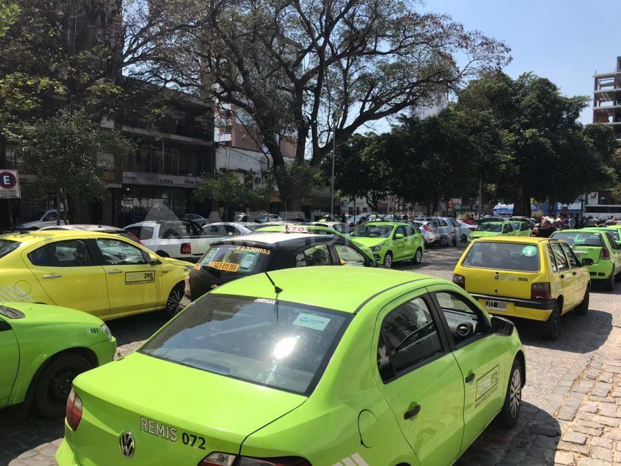 El pasado lunes, los remiseros permisionarios independientes (titulares de las licencias) expusieron ante los ediles su propia problemática. El pasado lunes, los remiseros permisionarios independientes (titulares de las licencias) expusieron ante los ediles su propia problemática.