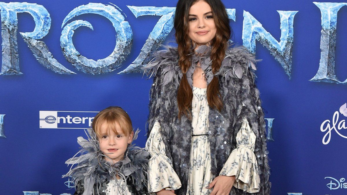 Frozen 2: Selena Gomez y su hermanita se robaron las miradas en alfombra roja del estreno de la película