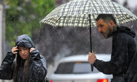 Tras un lunes caluroso, el avance de un frente de inestabilidad desde el sur de la región provocará lluvias y tormentas en la capital santafesina a partir de la madrugada del martes. Tras un lunes caluroso, el avance de un frente de inestabilidad desde el sur de la región provocará lluvias y tormentas en la capital santafesina a partir de la madrugada del martes.