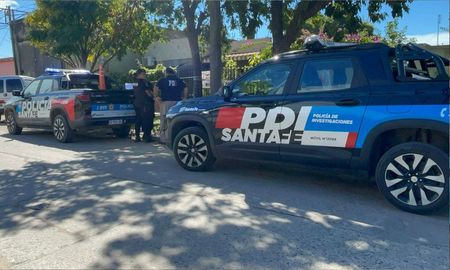 Una investigación por una muerte dudosa se lleva adelante este viernes por la tarde en el barrio Transporte de la ciudad de Santa Fe. Una investigación por una muerte dudosa se lleva adelante este viernes por la tarde en el barrio Transporte de la ciudad de Santa Fe.