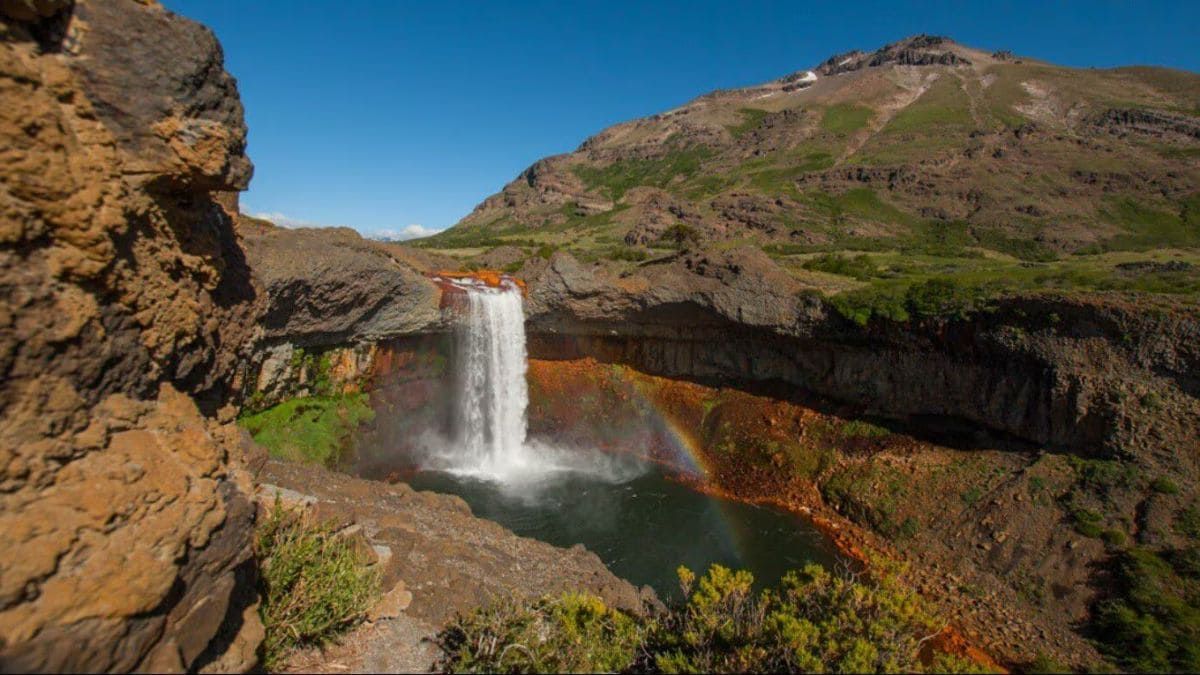 Descubrí qué actividades hacer en Salto del Agrio, un destino rodeado de naturaleza en Neuquén. Descubrí qué actividades hacer en Salto del Agrio, un destino rodeado de naturaleza en Neuquén.