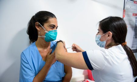 Argentina logró distribuir un total de más de 3.8 millones de dosis. Argentina logró distribuir un total de más de 3.8 millones de dosis.