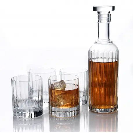 Set de 4 vasos de whisky + botella.
