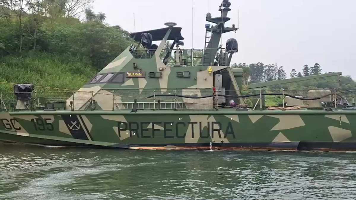 Un grupo de contrabandistas disparó contra un guardacostas de la Prefectura Naval Argentina en Misiones.