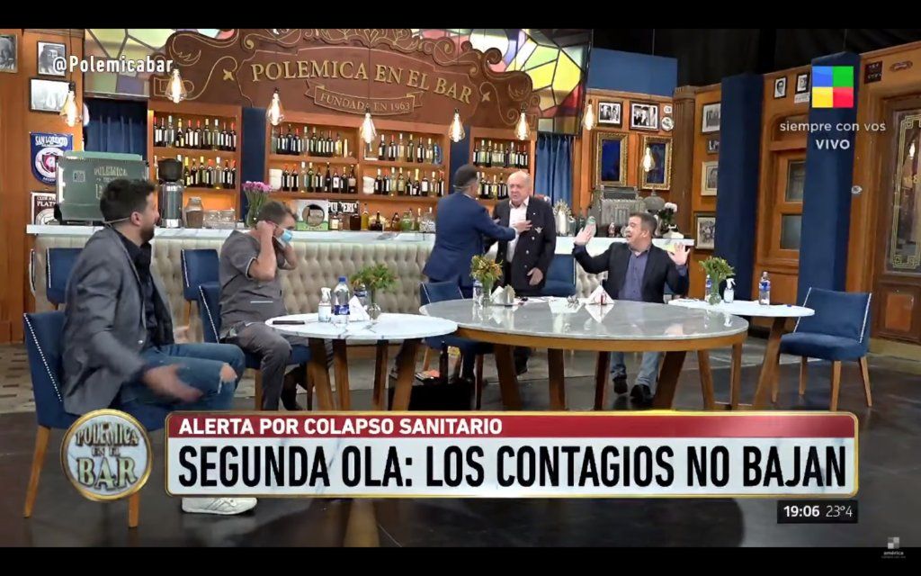 Esta frase volvió loco a Chiche que se paró y fue hacia su compañero