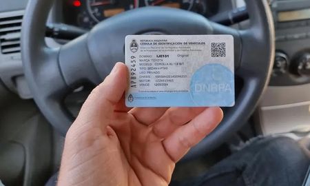 Debido a que aún no está vigente la normativa necesaria, la tarjeta azul sigue teniendo validez. Debido a que aún no está vigente la normativa necesaria, la tarjeta azul sigue teniendo validez.