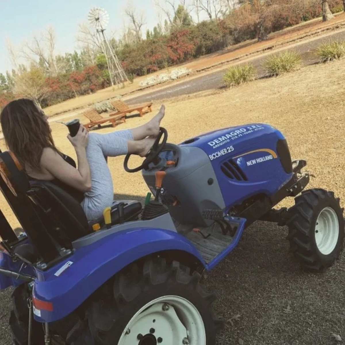 La cantante vive en una gran propiedad en donde también se encuentran las casa de sus familiares.