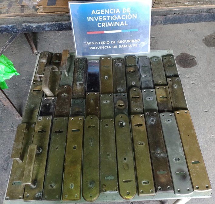 La piezas de bronce y el cobre encontrado alcanza al millón de pesos