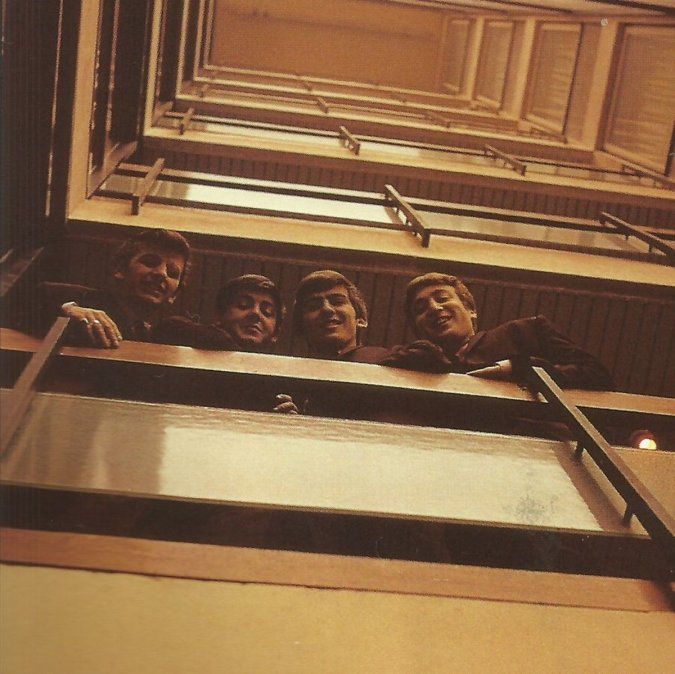 La foto de tapa de Please please me fue tomada en los pasillos de EMI