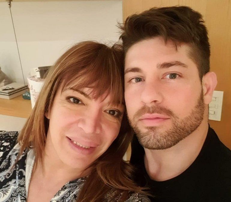 Lizy Tagliani y su novio.