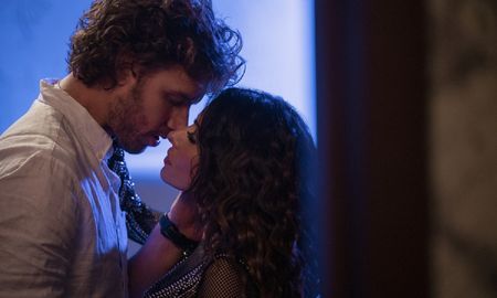 Netflix ya tiene disponible Sexo / Vida, su nueva serie enfocada en el sexo y los deseos de la mujer. Netflix ya tiene disponible Sexo / Vida, su nueva serie enfocada en el sexo y los deseos de la mujer.