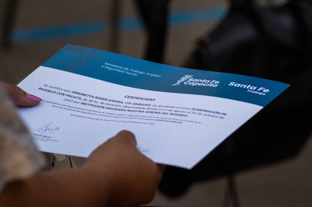 En la gestión de Omar Perotti, más de 32.000 personas se capacitaron para un oficio. En la gestión de Omar Perotti, más de 32.000 personas se capacitaron para un oficio.