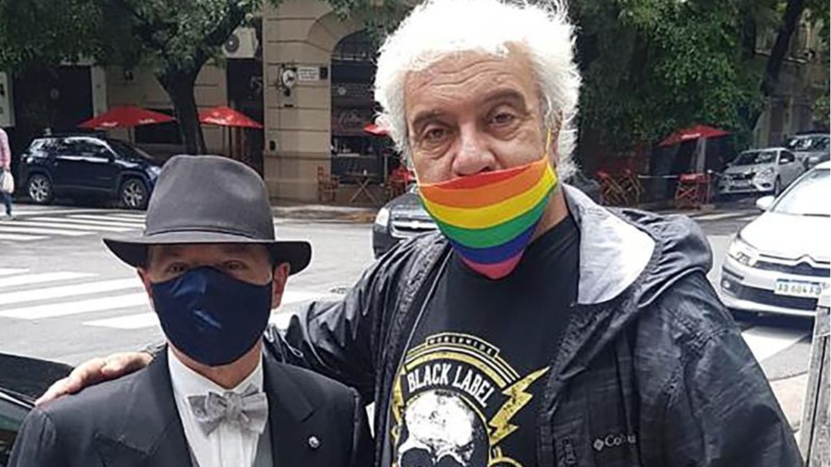 Desde febrero del 2021 Norberto Oyarbide participa como panelista del programa de Coco Silly por Radio 10.