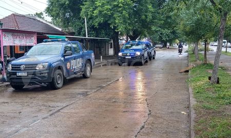 Policías de la Subcomisaria 18 arribaron al lugar y realizaron las primeras actuaciones. Policías de la Subcomisaria 18 arribaron al lugar y realizaron las primeras actuaciones.