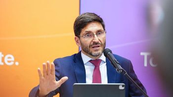 Conflicto docente en Santa Fe: Pullaro defendió la oferta salarial y pidió priorizar los días de clase