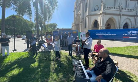 El tradicional Festival Folklórico de Guadalupe se realizará este 20, 21 y 22 de enero en la plaza lindera a la Basílica. El tradicional Festival Folklórico de Guadalupe se realizará este 20, 21 y 22 de enero en la plaza lindera a la Basílica.