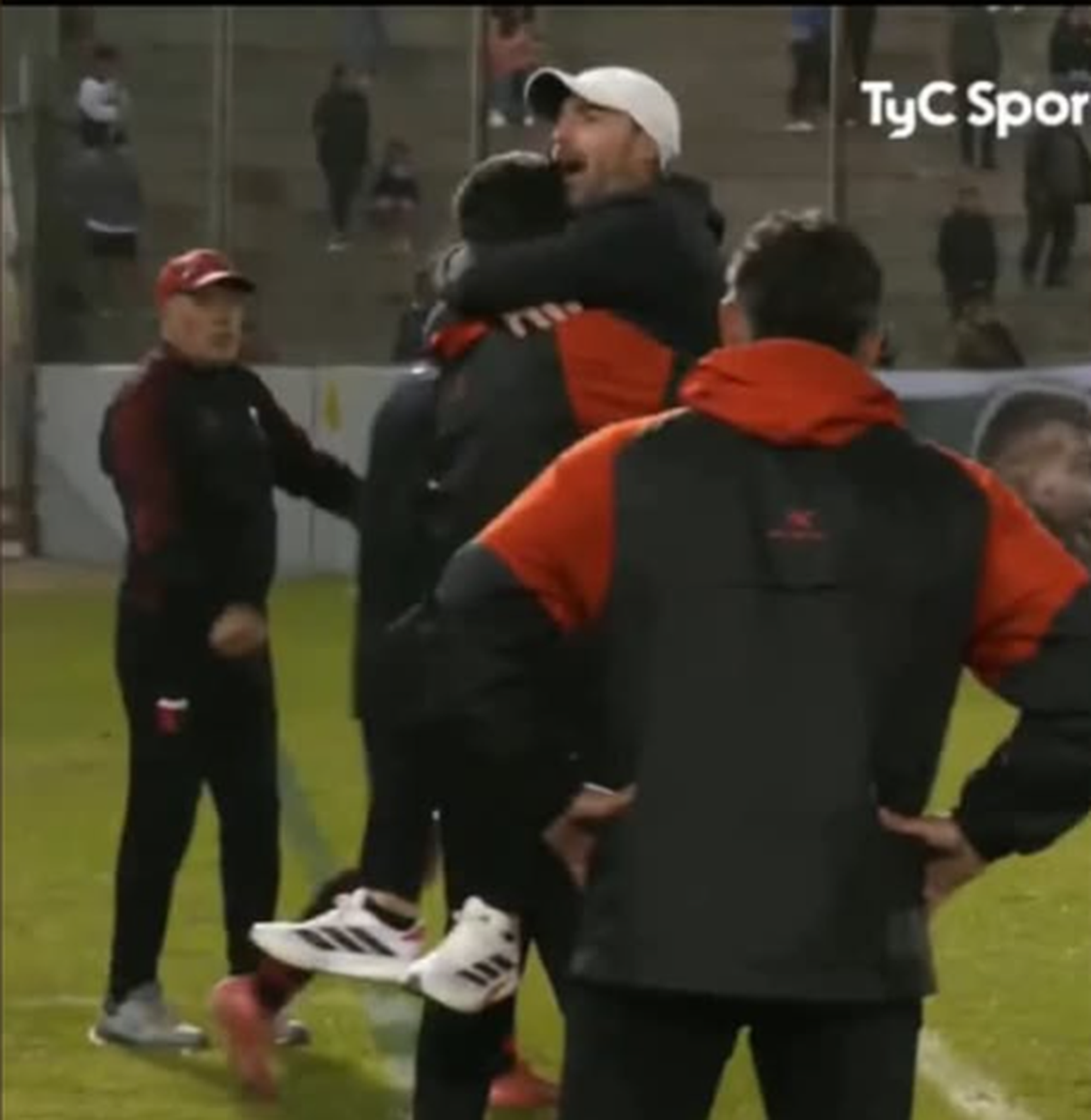 La llegada de Martín Minella a Colón le trajo tranquilidad al equipo Sabalero. La llegada de Martín Minella a Colón le trajo tranquilidad al equipo Sabalero.