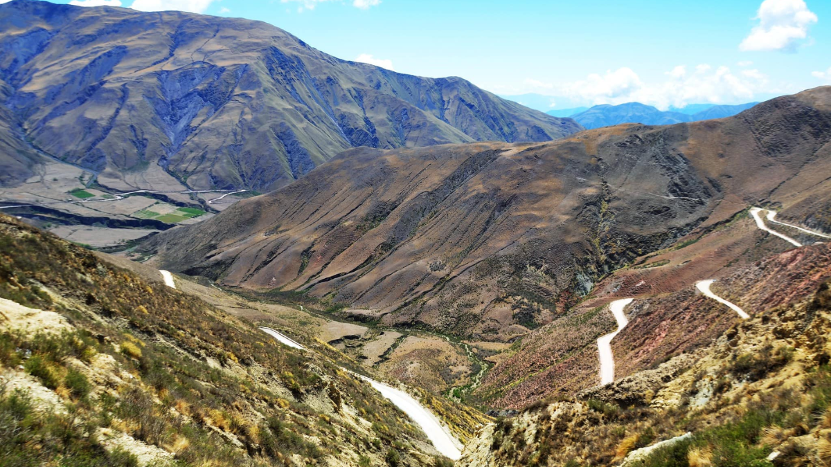 La Cuesta del Obispo es uno de los caminos más lindos para hacer en el Norte Argentino.